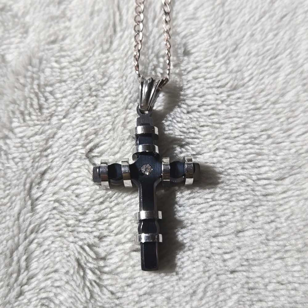 #320 Black Label Necklace cross silver tone